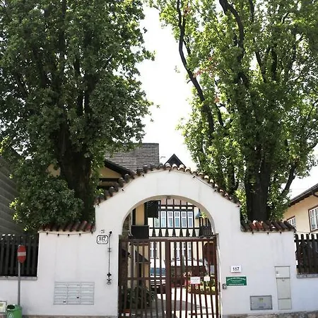 Homestay Haus Zu Den Zwei Eichen *