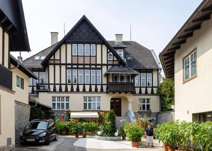 Haus Zu Den Zwei Eichen Homestay