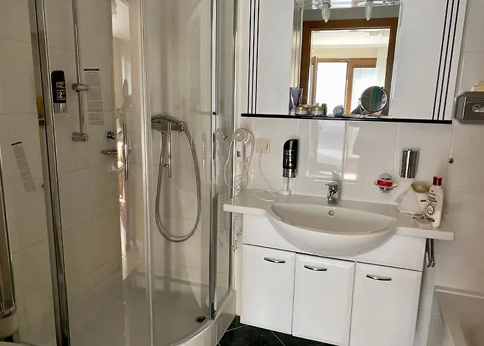 Haus Zu Den Zwei Eichen Homestay