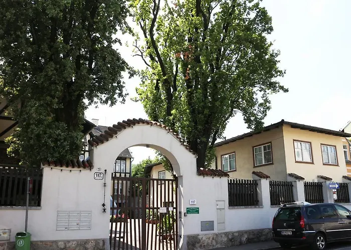 Haus Zu Den Zwei Eichen Homestay Perchtoldsdorf